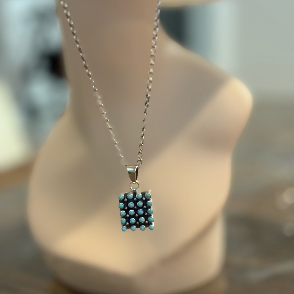 Vintage stunning Mexico turquoise and sterling necklace and pendant!
